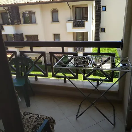 Oasis 1 Bed Apartment *