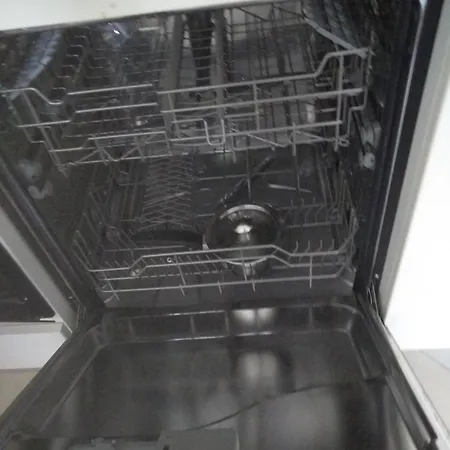 Oasis 1 Bed Apartment *
